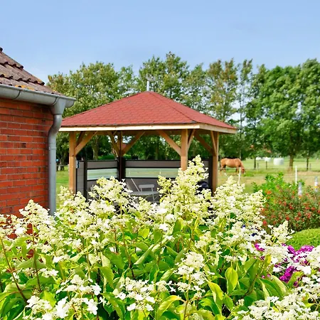 Huus Karoline * Junkersrott