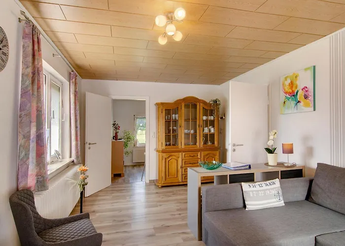 Huus Karoline * Junkersrott