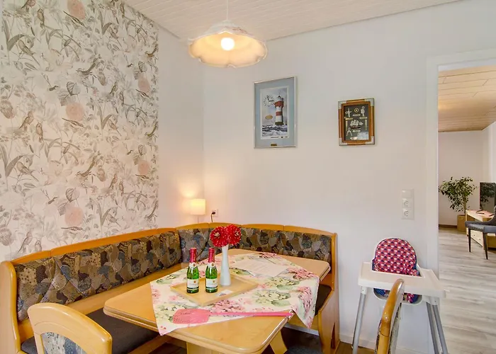 Huus Karoline Junkersrott