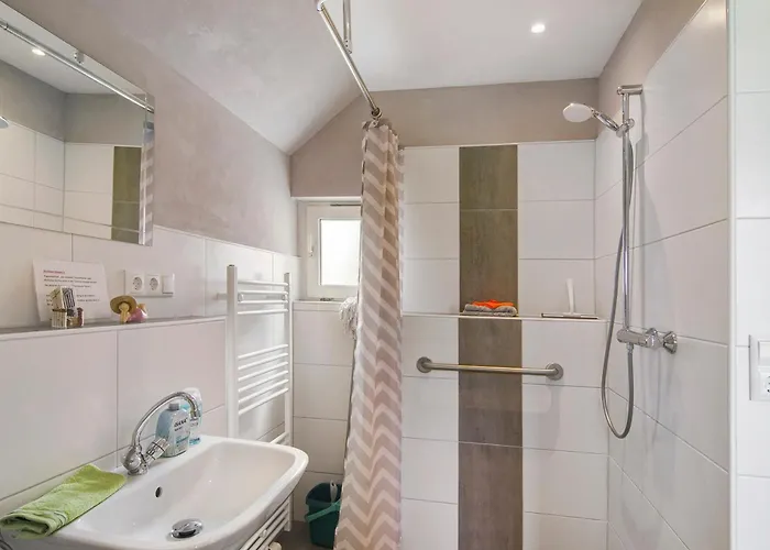 Huus Karoline Junkersrott